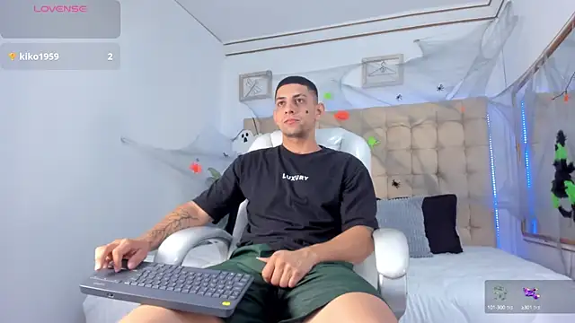 Alex cute77 online show from 10.16.25