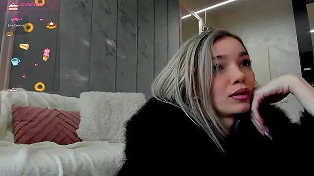 Sassy Teen online show from 01.17.26