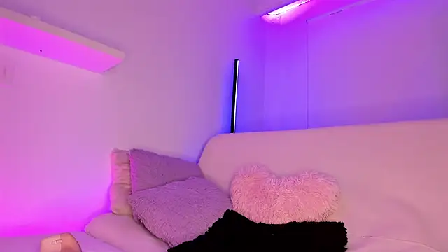 Gloomydoll online show from 01.10.25