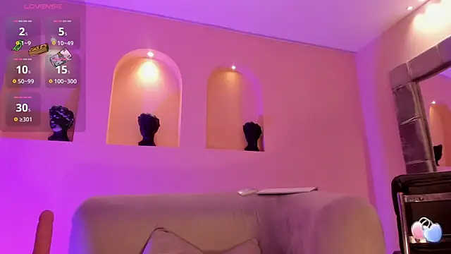 Snapshot of LindseyMoss chatting on 12.18.24 LindseyMoss online show from 12.18.24