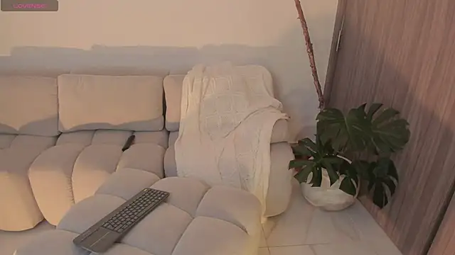 Snapshot of LindseyMoss chatting on 10.11.25 LindseyMoss online show from 10.11.25