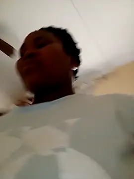 Snapshot of Real1SweetQueen chatting on 02.27.25 Real1SweetQueen online show from 02.27.25