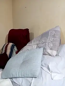 Snapshot of Real1SweetQueen chatting on 03.16.25 Real1SweetQueen online show from 03.16.25