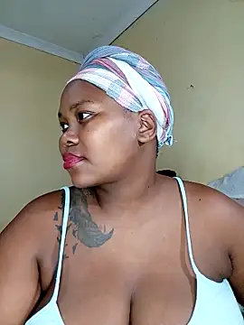 Snapshot of Real1SweetQueen chatting on 03.16.25 Real1SweetQueen online show from 03.16.25