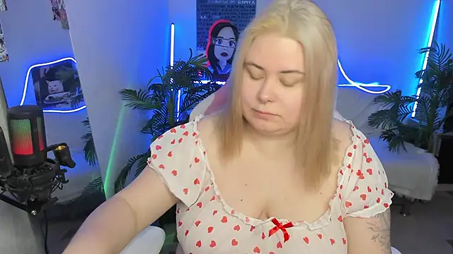 Akemi BBW online show from 03.21.25