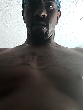 Snapshot of icyMike43 chatting on 12.14.25 icyMike43 online show from 12.14.25