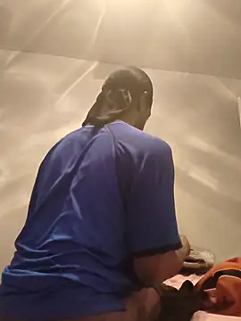 Snapshot of icyMike43 chatting on 02.11.26 icyMike43 online show from 02.11.26