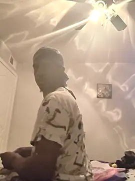 Snapshot of icyMike43 chatting on 02.16.26 icyMike43 online show from 02.16.26