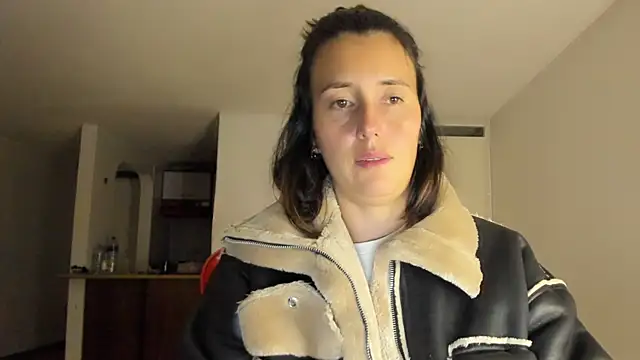 zoe jeane beker online show from 02.15.25