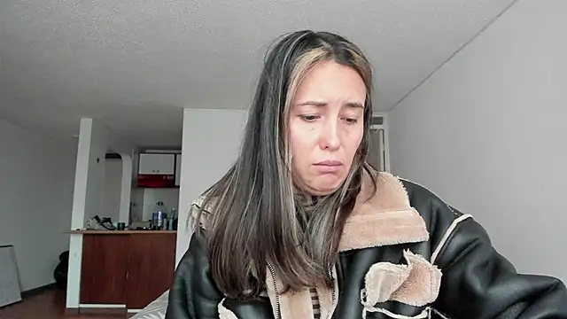 zoe jeane beker online show from 03.04.26