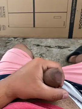 Snapshot of Enrrique30 chatting on 12.18.24 Enrrique30 online show from 12.18.24