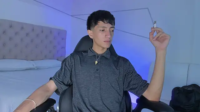 DereckCooperr online show from 10.03.25