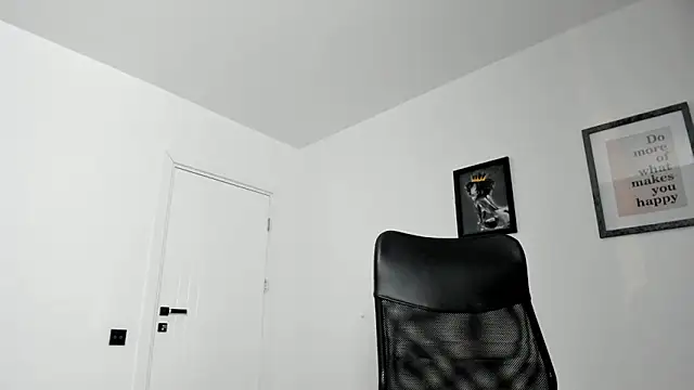 PortraitMarie online show from 01.22.25