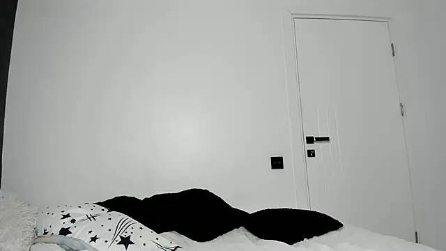 PortraitMarie online show from 02.16.25