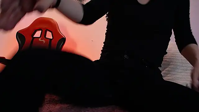 Katy Van online show from 11.13.25