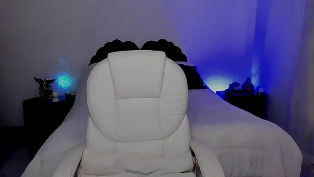 emilydolshe2 online show from 11.11.25