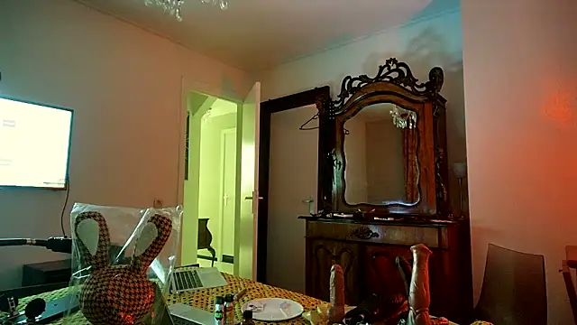 CharlotteVixxens online show from 11.21.25