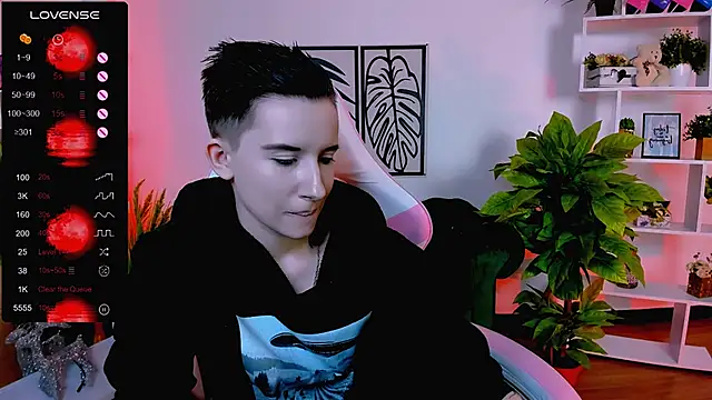 Snapshot of _Rein_ramm chatting on 01.28.25 Rein ramm online show from 01.28.25