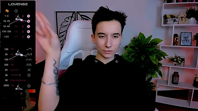 Snapshot of _Rein_ramm chatting on 02.06.25 Rein ramm online show from 02.06.25