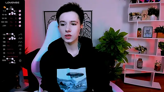 Snapshot of _Rein_ramm chatting on 02.17.25 Rein ramm online show from 02.17.25