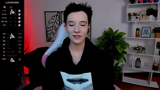 Snapshot of _Rein_ramm chatting on 02.18.25 Rein ramm online show from 02.18.25