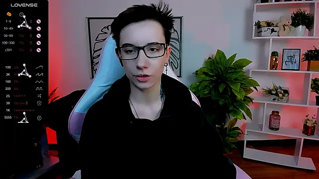 Snapshot of _Rein_ramm chatting on 02.24.25 Rein ramm online show from 02.24.25