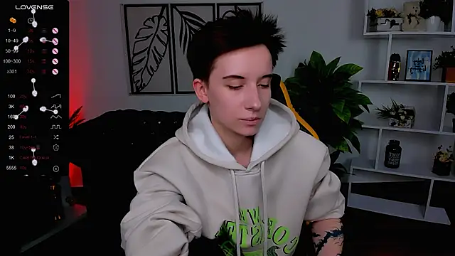 Snapshot of _Rein_ramm chatting on 02.26.25 Rein ramm online show from 02.26.25