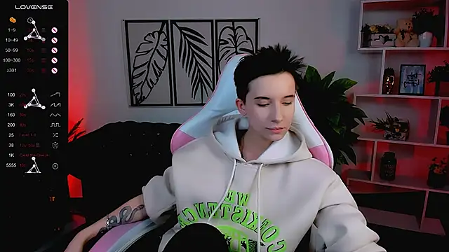 Snapshot of _Rein_ramm chatting on 02.27.25 Rein ramm online show from 02.27.25