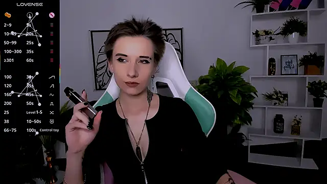 Snapshot of _Rein_ramm chatting on 10.02.25 Rein ramm online show from 10.02.25