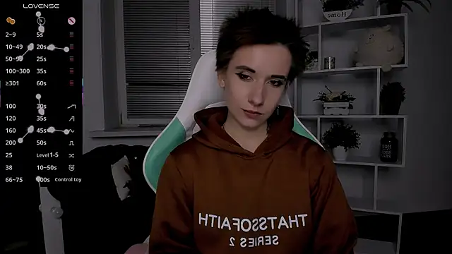 Snapshot of _Rein_ramm chatting on 10.13.25 Rein ramm online show from 10.13.25