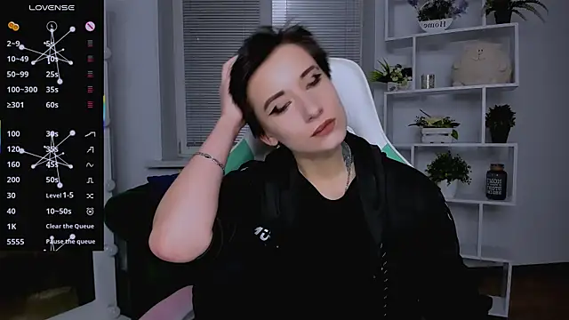 Snapshot of _Rein_ramm chatting on 10.30.25 Rein ramm online show from 10.30.25