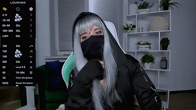 Snapshot of _Rein_ramm chatting on 10.31.25 Rein ramm online show from 10.31.25