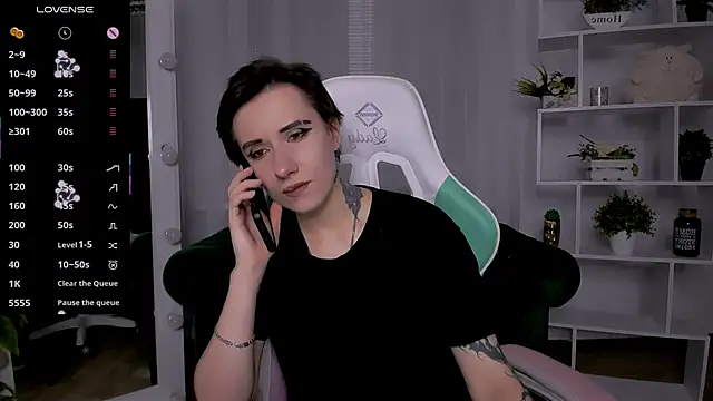 Snapshot of _Rein_ramm chatting on 11.04.25 Rein ramm online show from 11.04.25