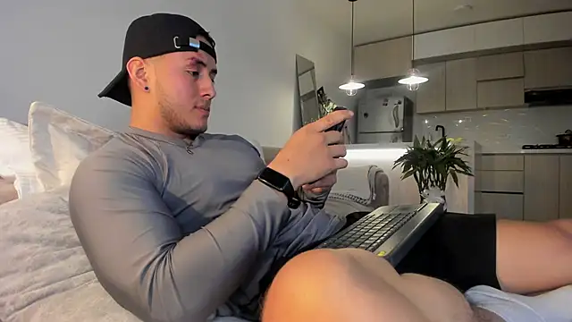 Snapshot of Chriskyle_ chatting on 02.19.25 Chriskyle online show from 02.19.25