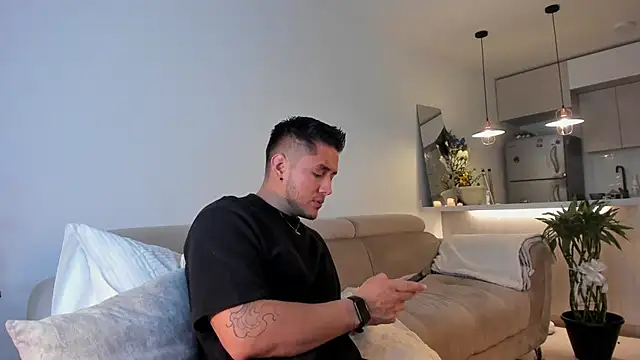 Snapshot of Chriskyle_ chatting on 03.04.25 Chriskyle online show from 03.04.25