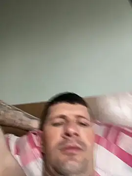 Snapshot of Juliano2289 chatting on 04.15.26 Juliano2289 online show from 04.15.26