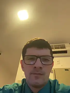 Snapshot of Juliano2289 chatting on 04.24.26 Juliano2289 online show from 04.24.26