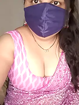 Snapshot of Love-priya chatting on 12.05.24 Love-priya online show from 12.05.24