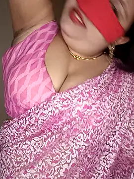 Snapshot of Love-priya chatting on 01.21.25 Love-priya online show from 01.21.25