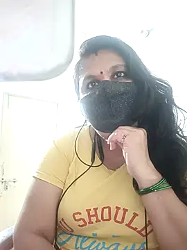 Snapshot of Love-priya chatting on 07.18.26 Love-priya online show from 07.18.26