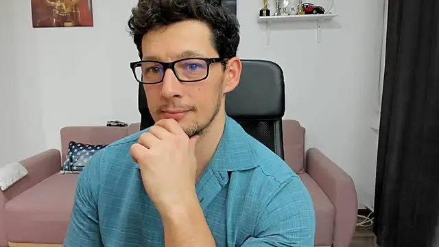 Snapshot of BrutusK08 chatting on 01.22.25 BrutusK08 online show from 01.22.25