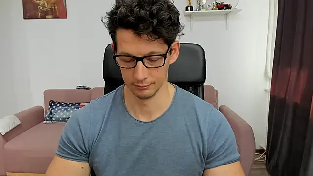 Snapshot of BrutusK08 chatting on 01.28.25 BrutusK08 online show from 01.28.25