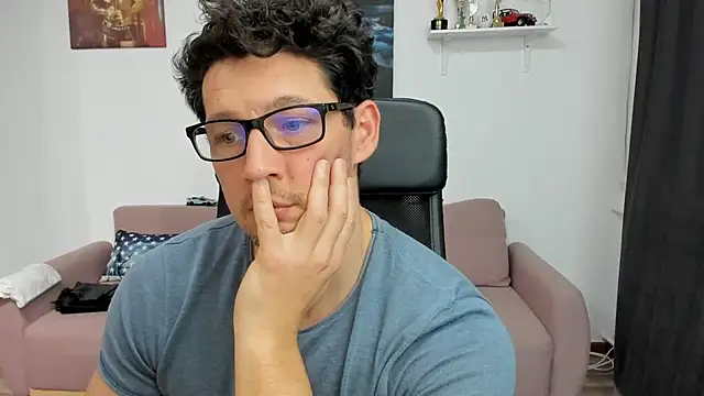 Snapshot of BrutusK08 chatting on 02.03.25 BrutusK08 online show from 02.03.25