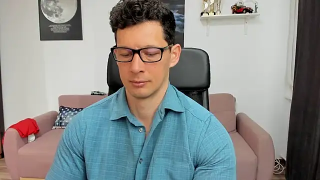 Snapshot of BrutusK08 chatting on 03.05.25 BrutusK08 online show from 03.05.25