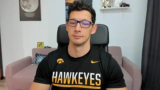 Snapshot of BrutusK08 chatting on 11.16.25 BrutusK08 online show from 11.16.25