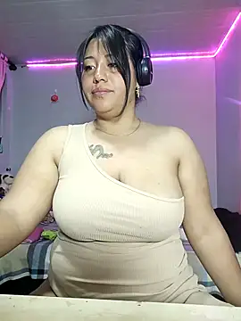 Snapshot of KATYGONZALEZ chatting on 02.27.25 KATYGONZALEZ online show from 02.27.25