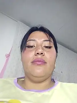 Snapshot of KATYGONZALEZ chatting on 11.12.25 KATYGONZALEZ online show from 11.12.25