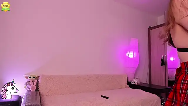 Snapshot of EvaUniporn chatting on 04.27.26 EvaUniporn online show from 04.27.26