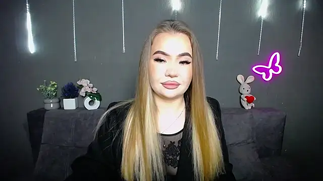 Snapshot of StacyYellig chatting on 04.22.26 StacyYellig online show from 04.22.26