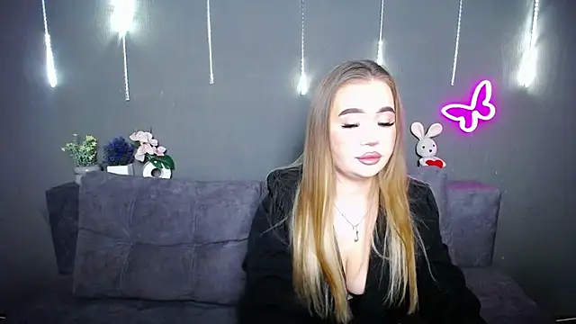 Snapshot of StacyYellig chatting on 04.24.26 StacyYellig online show from 04.24.26